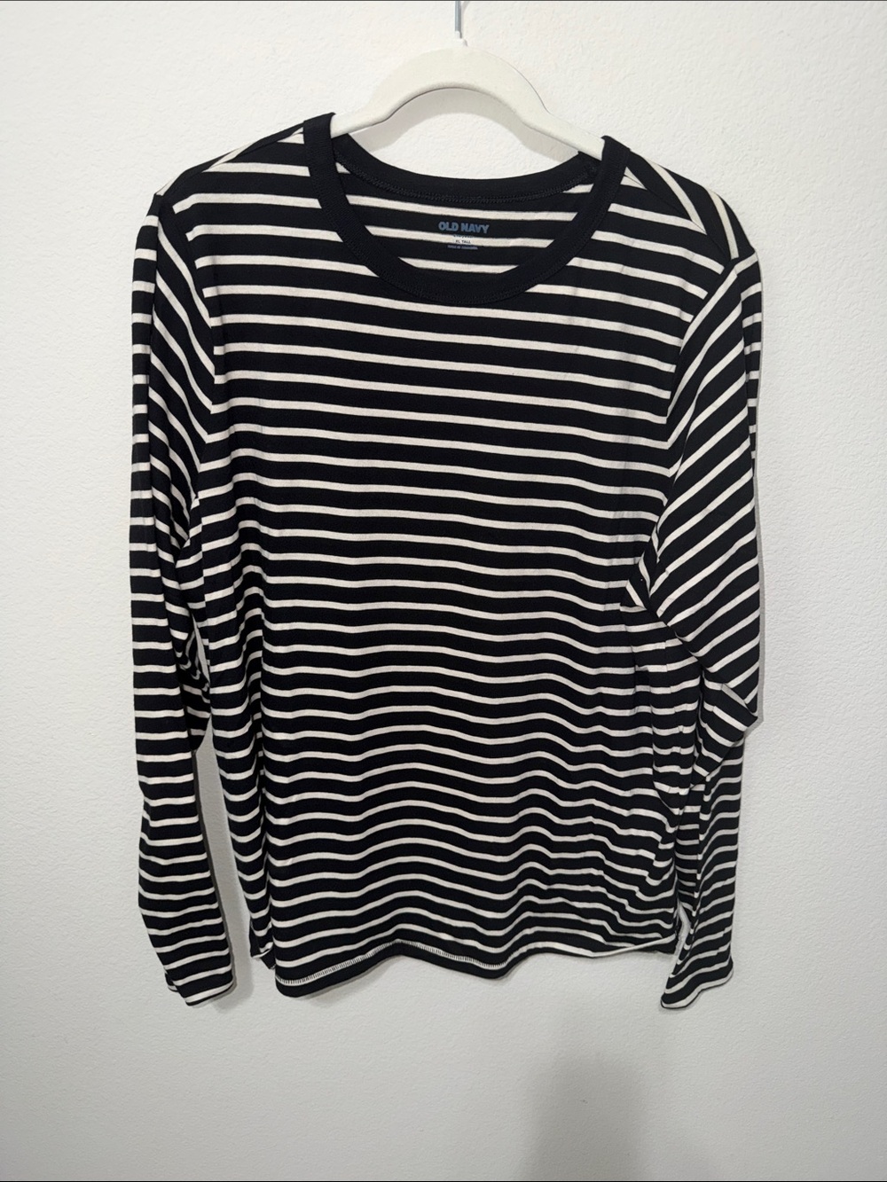 Old Navy Black and White Striped Crewneck Sweater